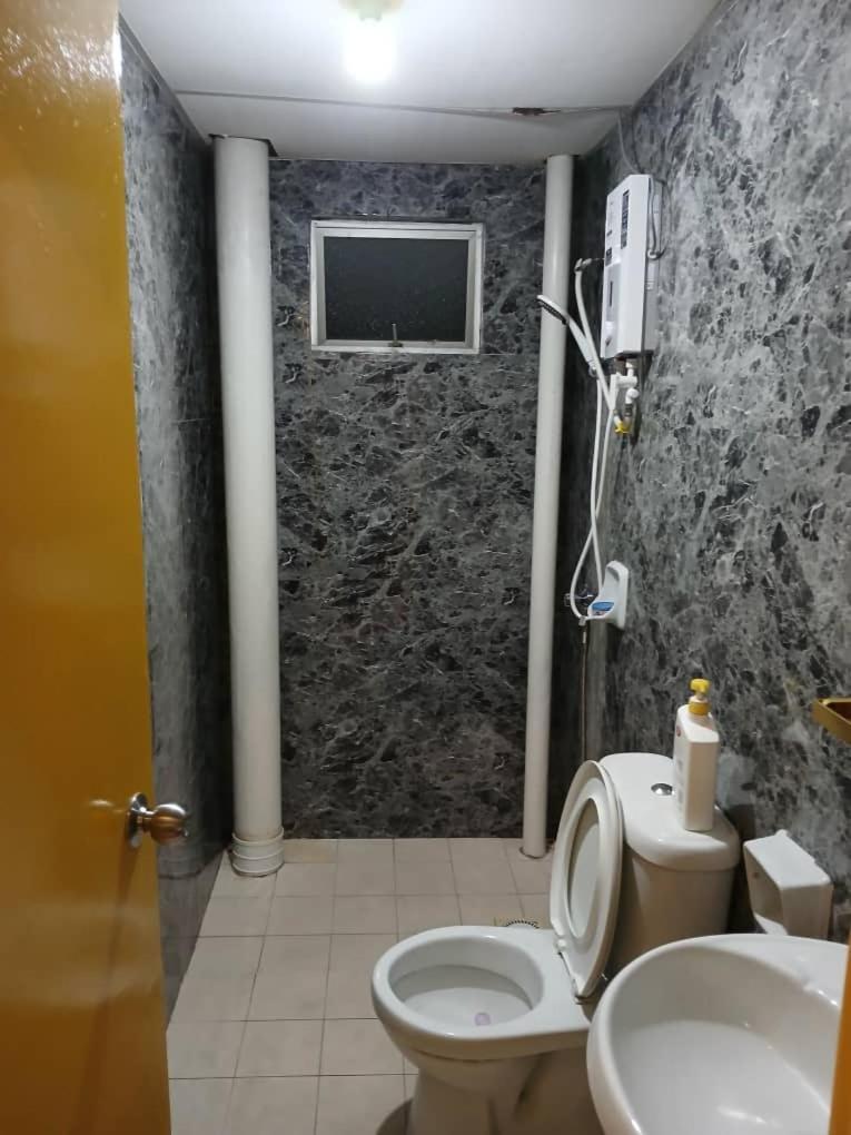 Monkey Mansion Hostel Куала Лумпур Екстериор снимка